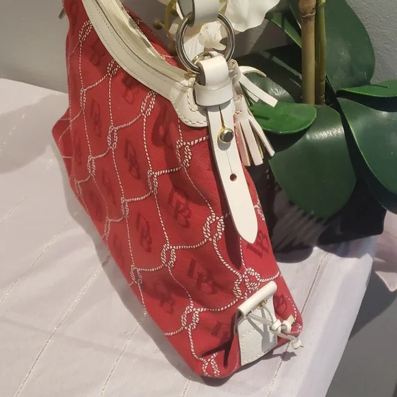 ❣️💫MARK DOWN💫❣️Dooney & Bourke Bag - Picture 4 of 10